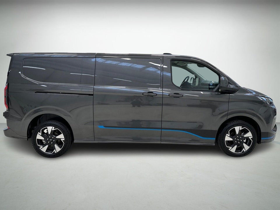 Ford E-Transit Custom 320L 64 Sport