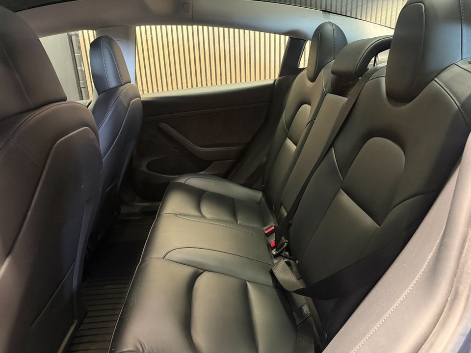 Tesla Model 3 RWD 4d