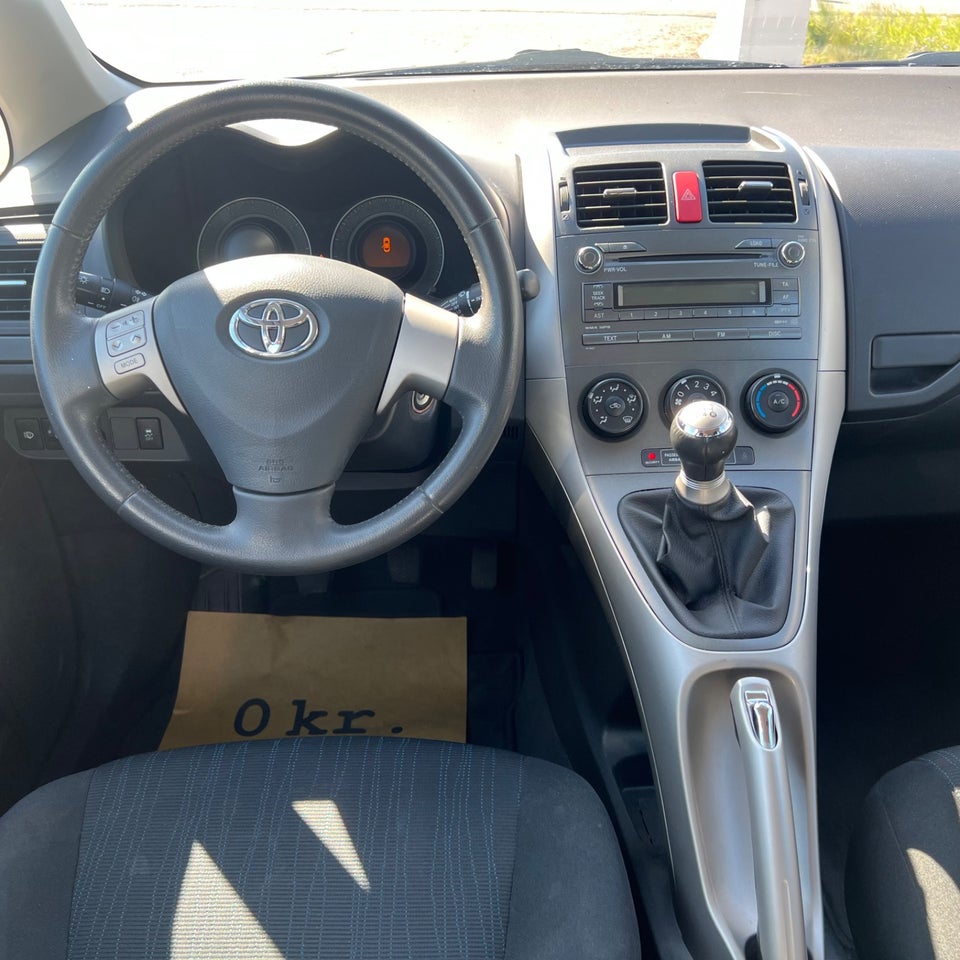 Toyota Auris 1,6 Luna+ 5d