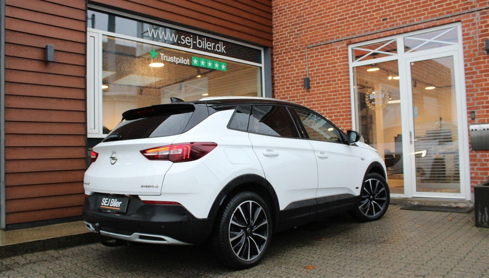 Opel Grandland X 1,6 Hybrid4 Ultimate aut. 5d
