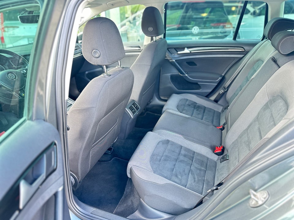 VW Golf VII 1,5 TSi 150 Highline Variant DSG 5d