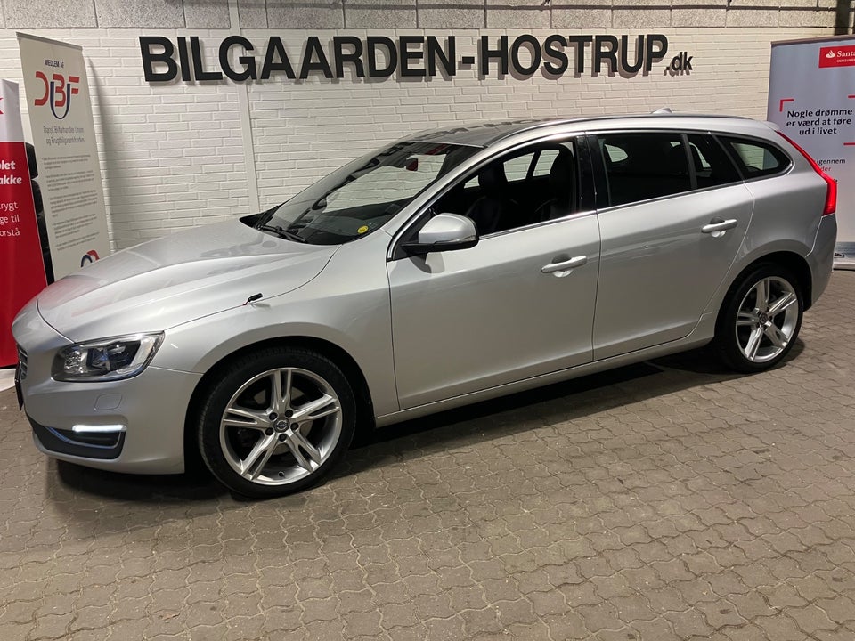 Volvo V60 2,0 D4 190 Summum aut. 5d