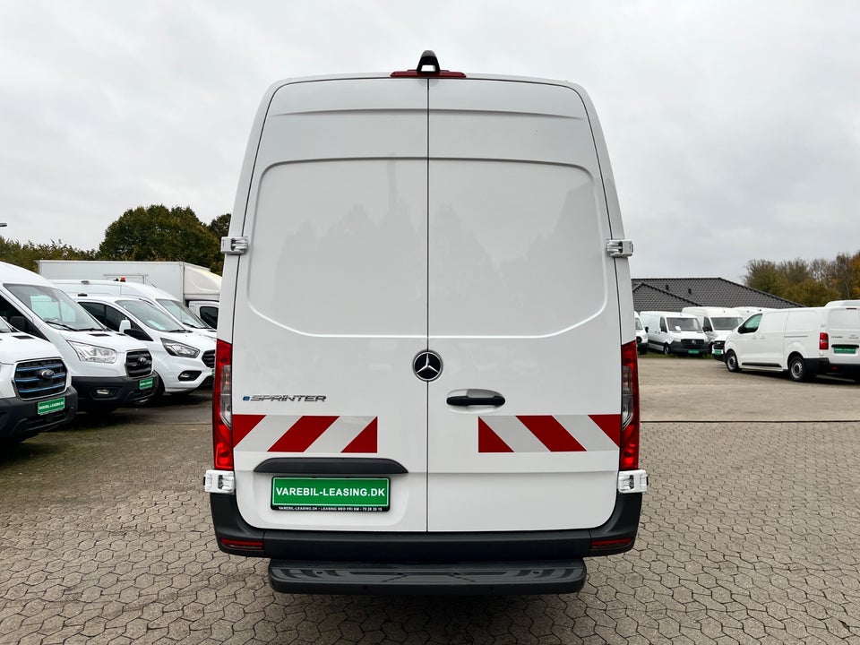 Mercedes eSprinter 420 113 A3 Kassevogn SELECT