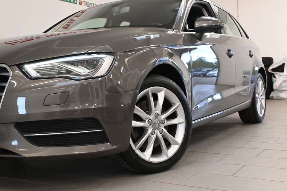 Audi A3 2,0 TDi 184 Ambiente Sportback quattro S-tr. 5d