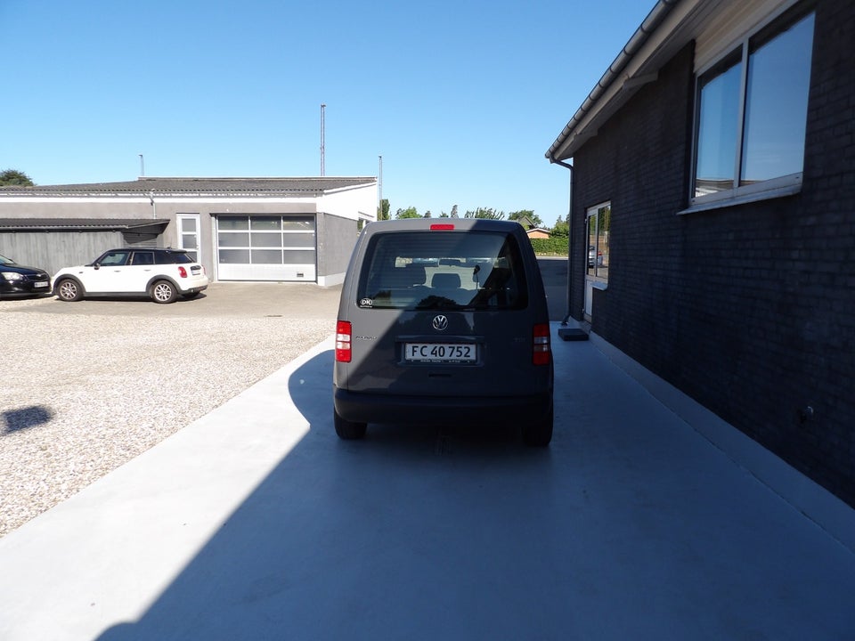 VW Caddy 1,6 TDi 75 Trendline BMT 5d