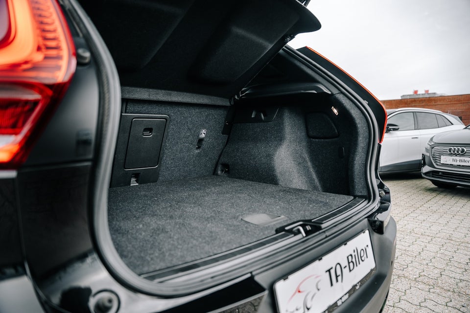 Volvo XC40 P6 ReCharge Plus 5d