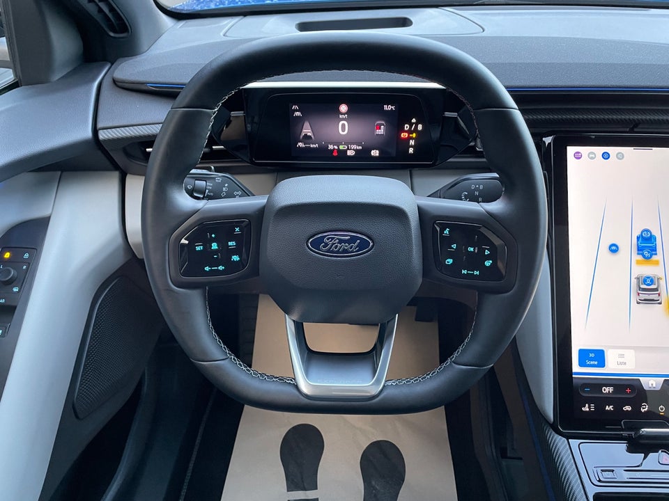 Ford Explorer 82 Premium Extended Range 5d