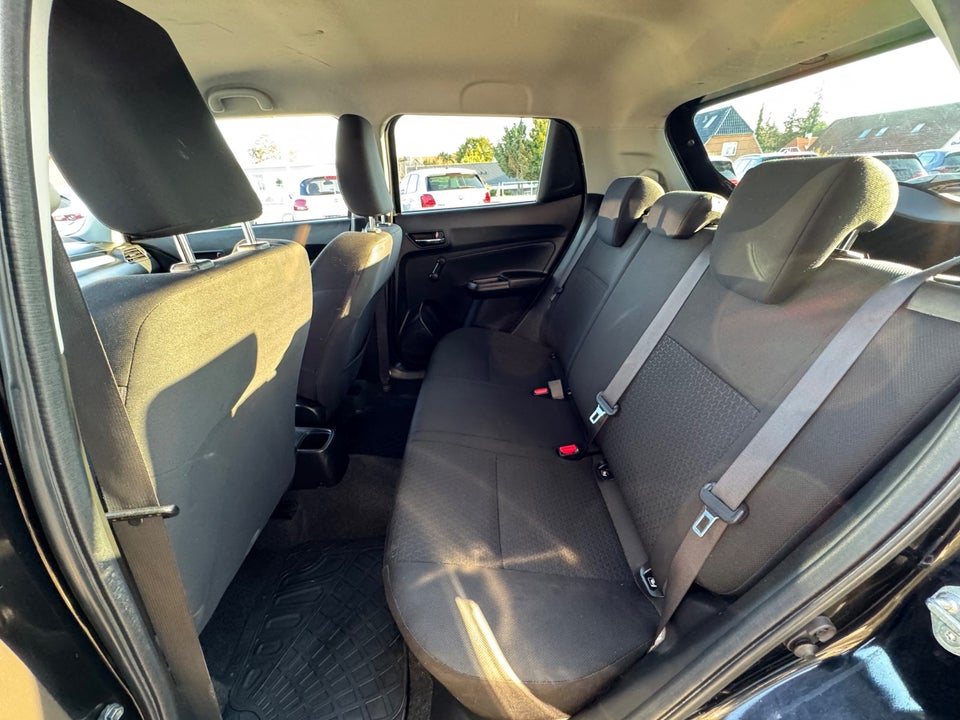 Suzuki Swift 1,2 Dualjet Club 5d