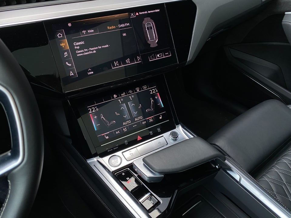 Audi e-tron 55 S-line quattro 5d