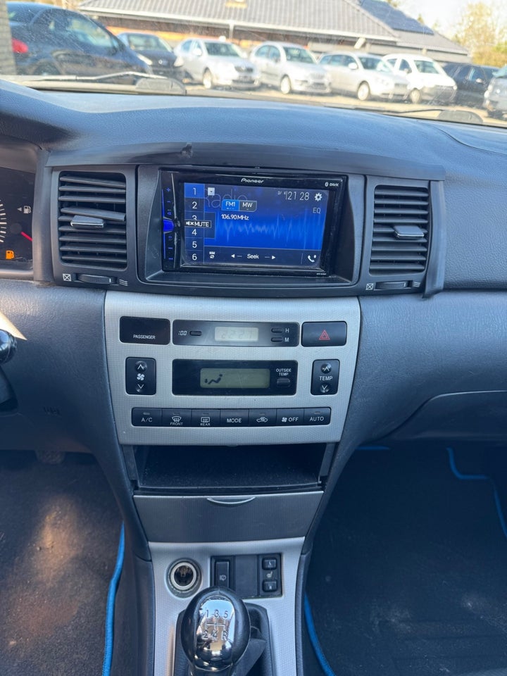 Toyota Corolla 1,6 Luna 5d