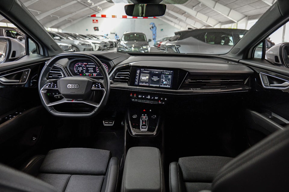 Audi Q4 e-tron 45 S-line quattro 5d