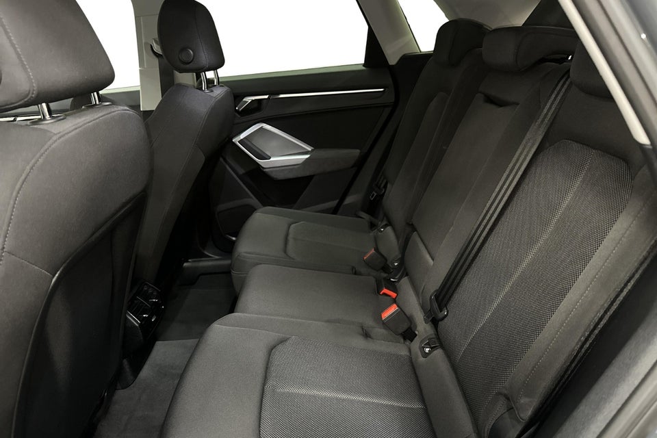 Audi Q3 45 TFSi e Attitude plus S-tr. 5d