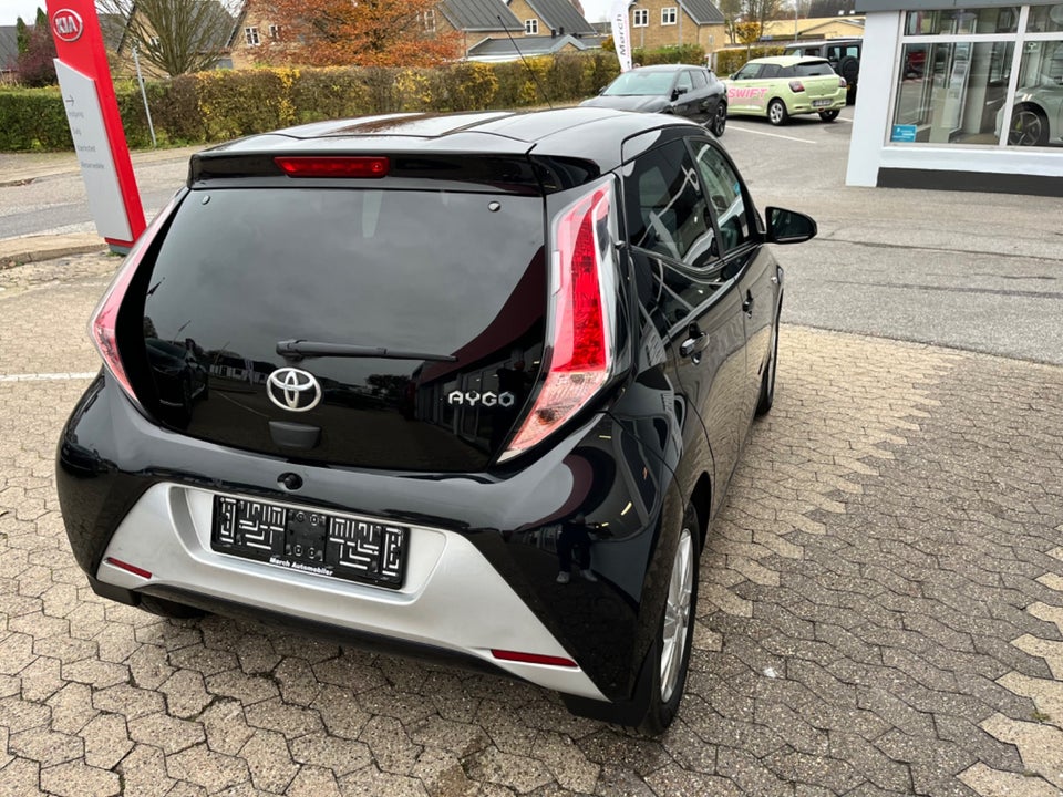 Toyota Aygo 1,0 VVT-i x-black II 5d