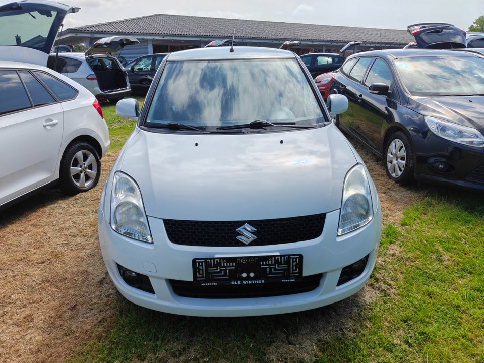 Suzuki Swift 1,5 GLX 5d