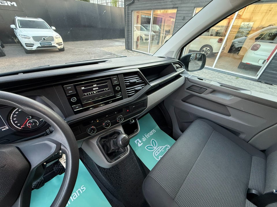 VW Transporter 2,0 TDi 110 Ladvogn kort