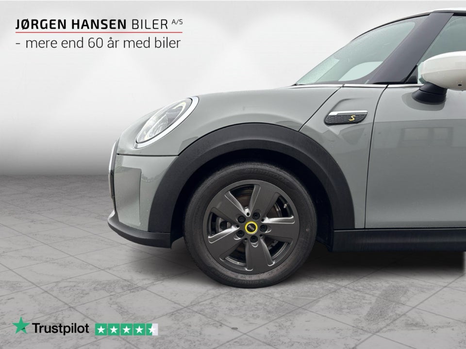 MINI Cooper SE Essential 3d