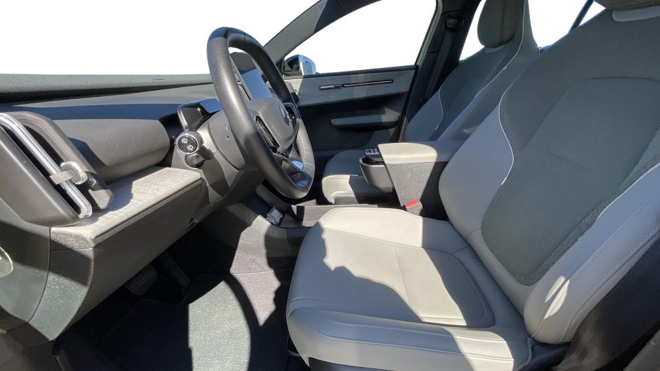 Volvo EX30 Extended Range Plus 5d