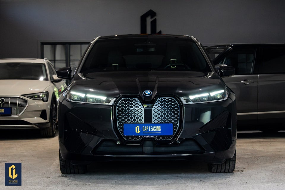 BMW iX xDrive40 Fully Charged 5d