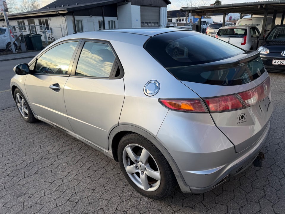 Honda Civic 1,8 Sport 5d