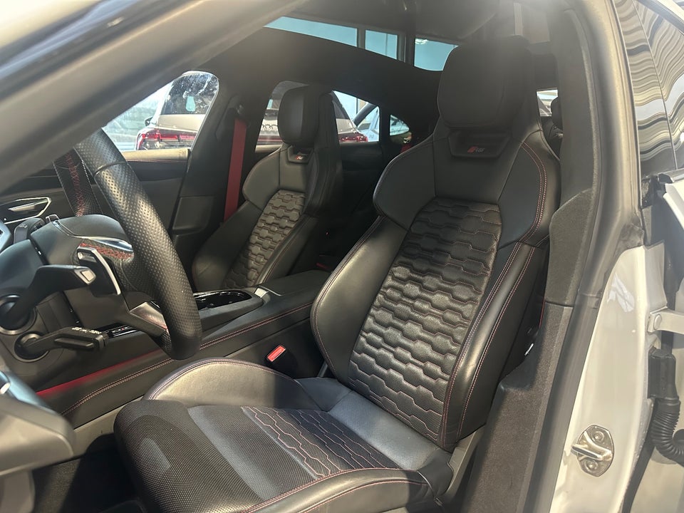 Audi RS e-tron GT quattro 4d