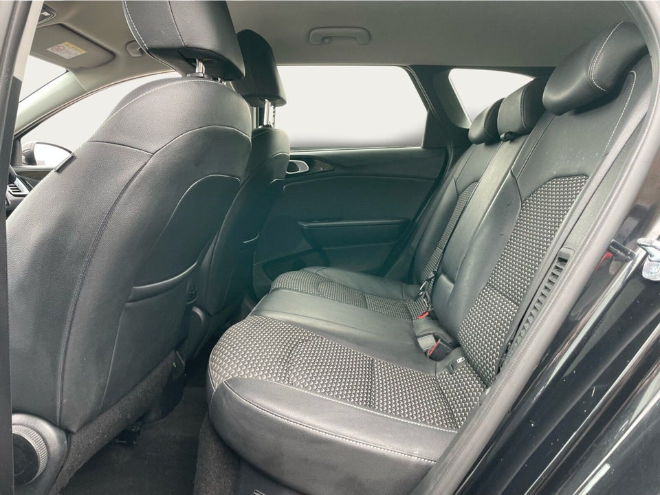 Kia Ceed 1,6 PHEV Upgrade Premium SW DCT 5d