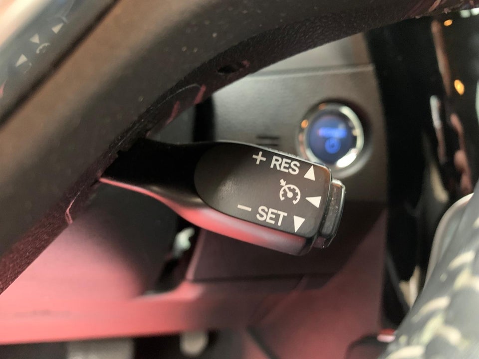 Toyota Auris 1,8 Hybrid Style Touring Sports CVT 5d