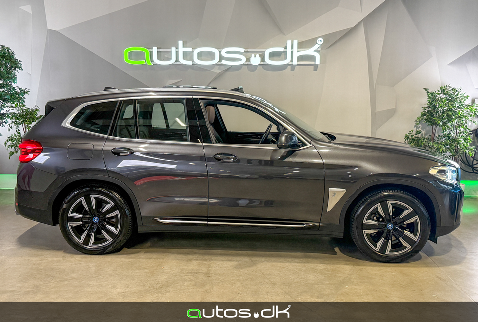 BMW iX3 Charged 5d