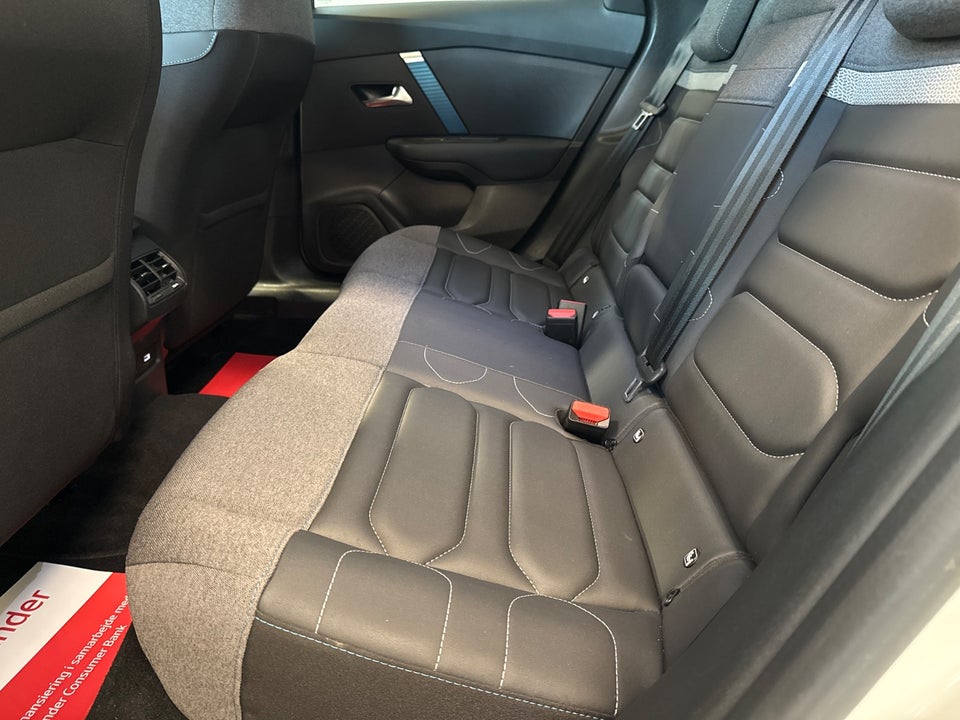 Citroën ë-C4 X 50 Shine 4d