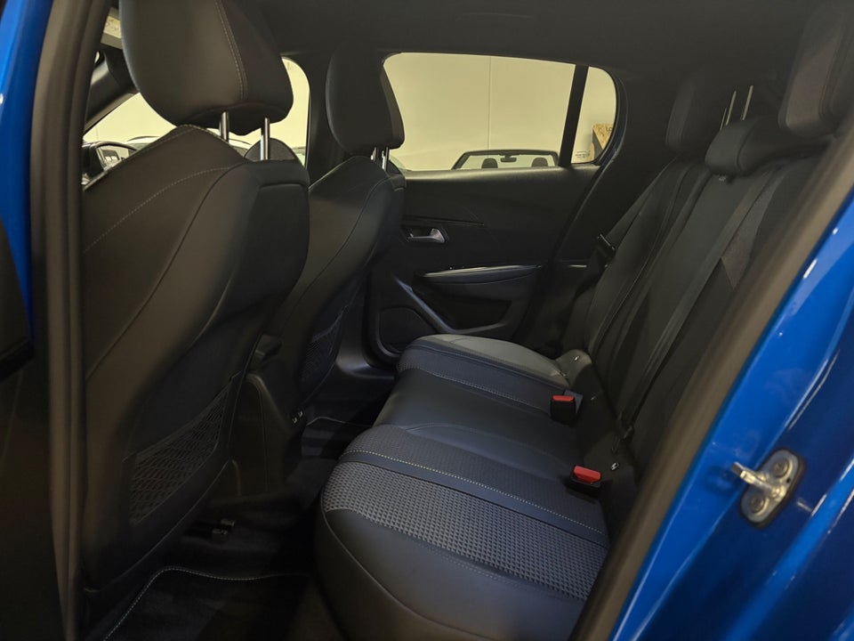 Peugeot e-208 50 GT 5d