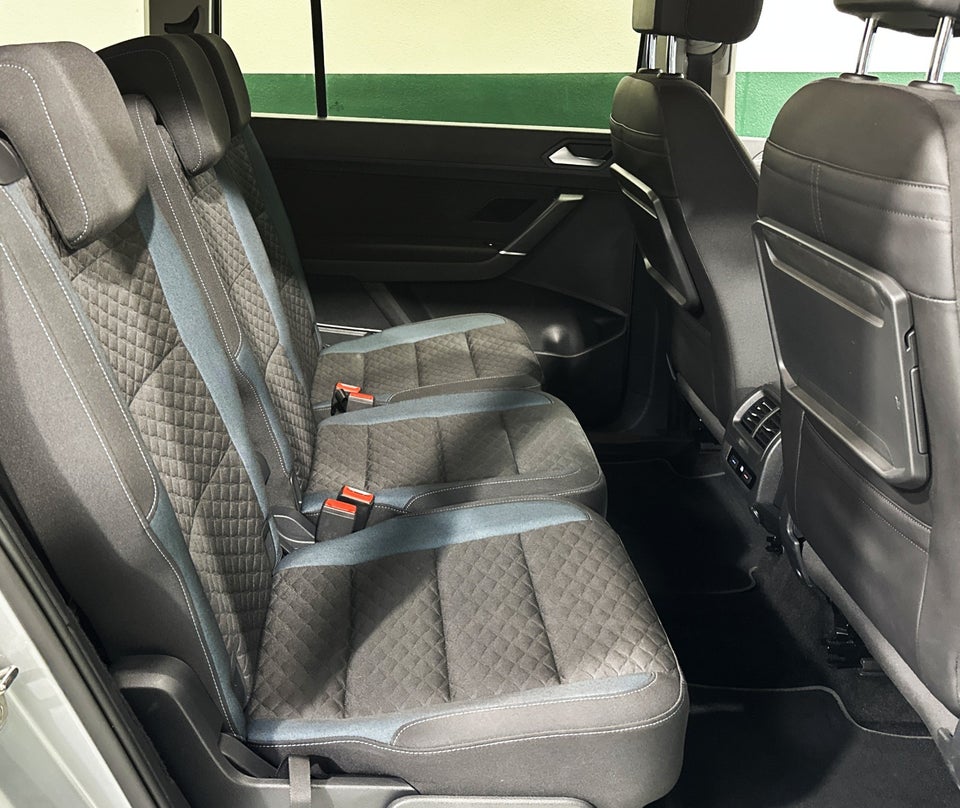 VW Touran 1,6 TDi 115 IQ.Drive DSG 7prs 5d