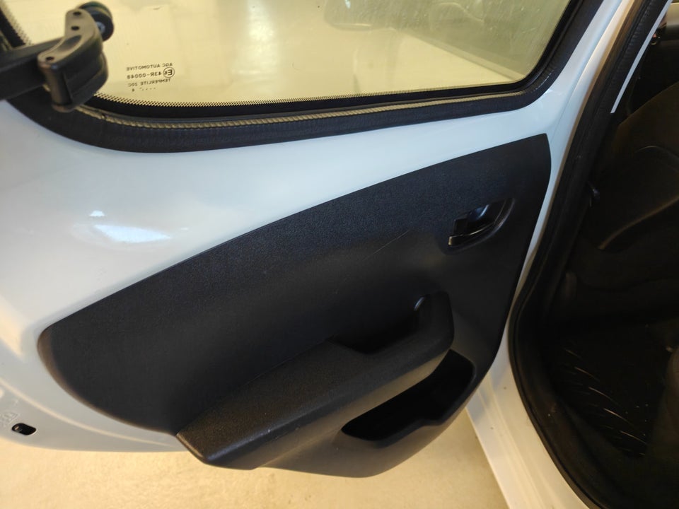 Citroën C1 1,2 PureTech Shine Airscape 5d