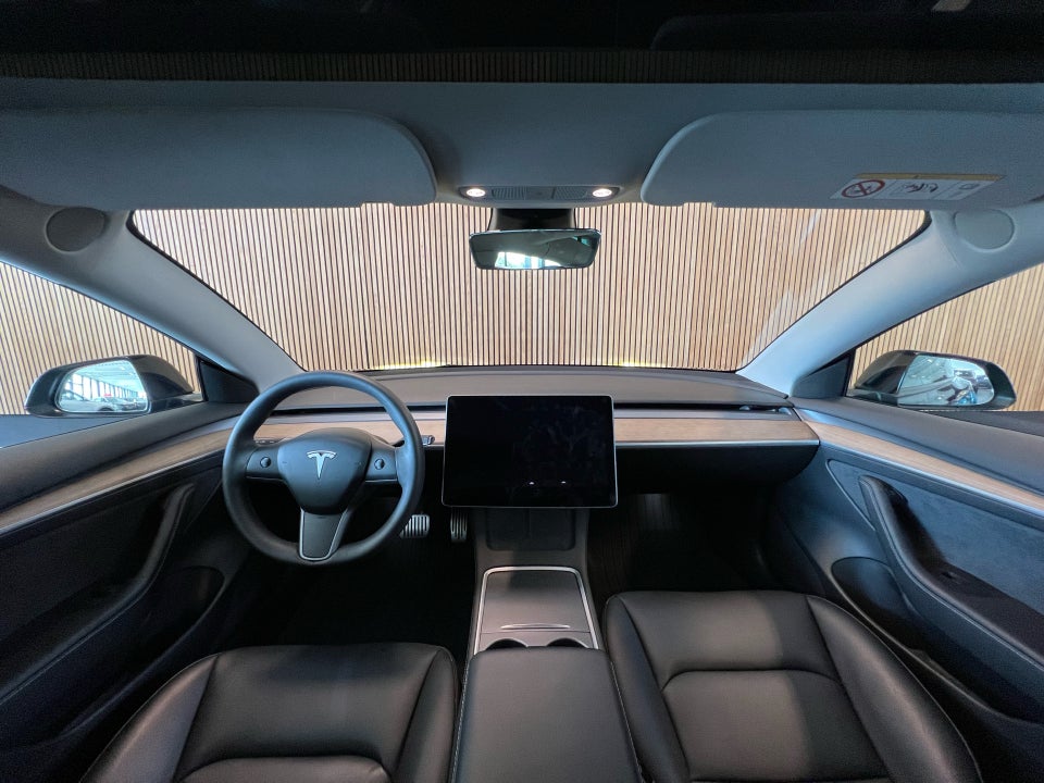 Tesla Model 3 Long Range AWD 4d