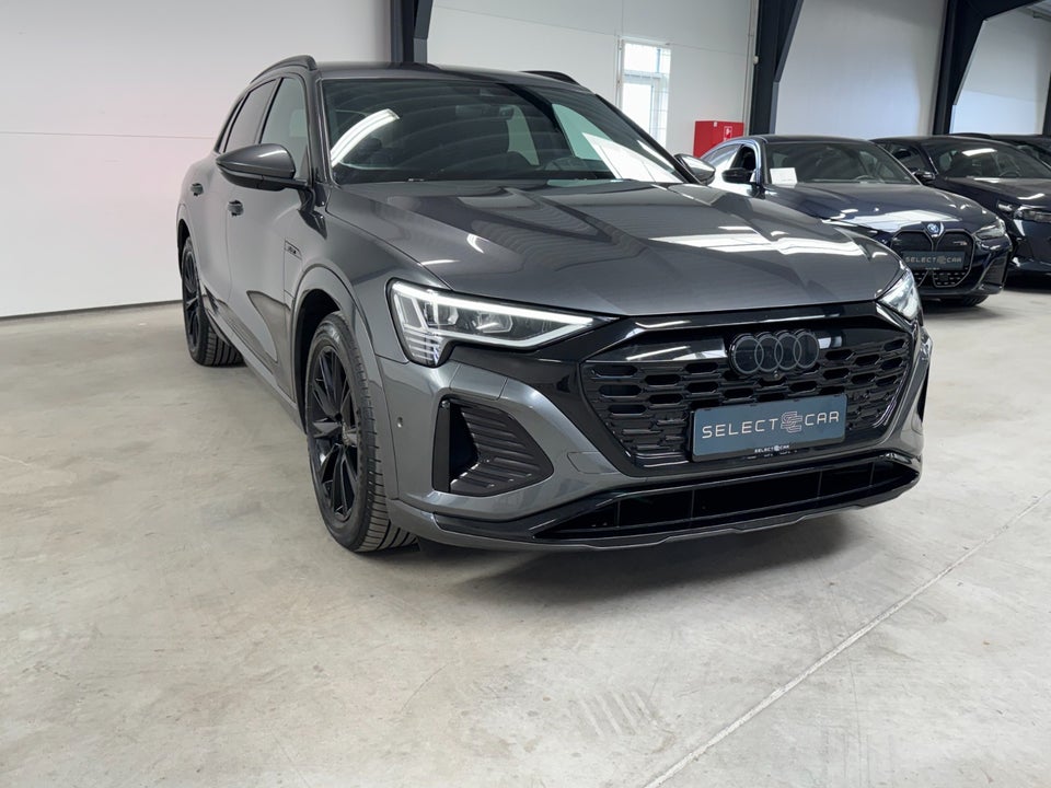 Audi Q8 e-tron 55 S-line quattro 5d