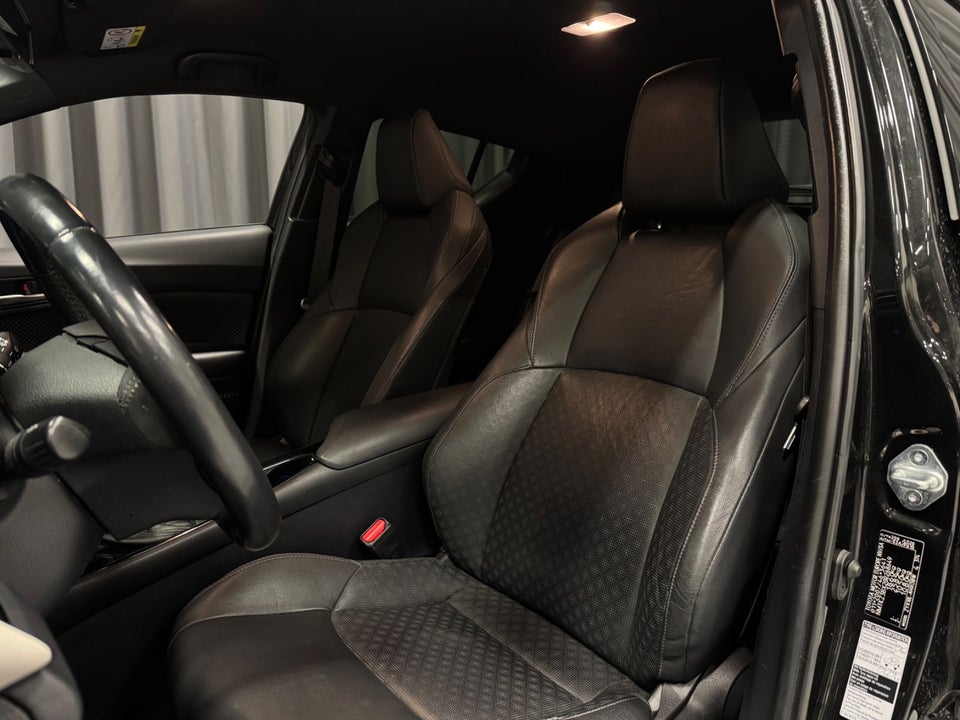 Toyota C-HR 1,8 Hybrid C-LUB Business CVT 5d