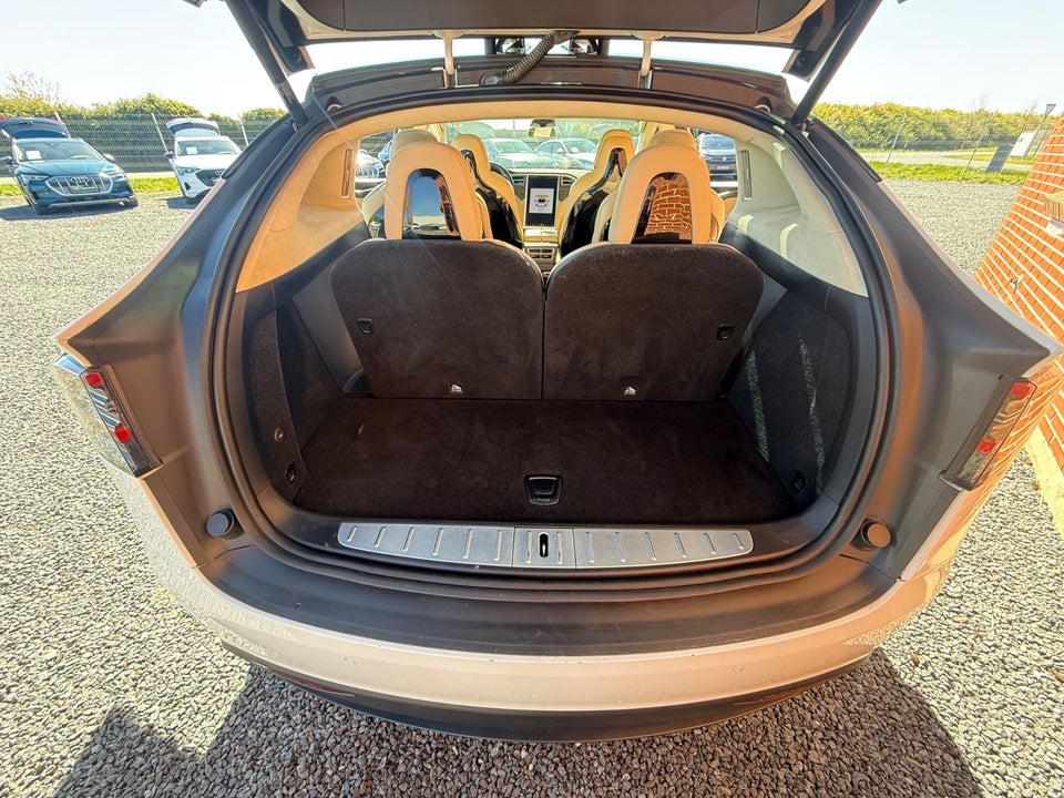 Tesla Model X 90D 5d
