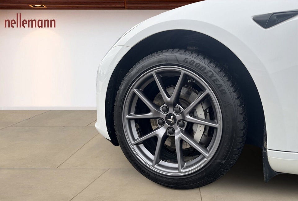 Tesla Model 3 RWD 4d