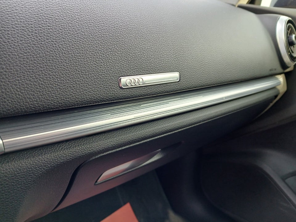 Audi A3 35 TFSi S-line Sportback 5d