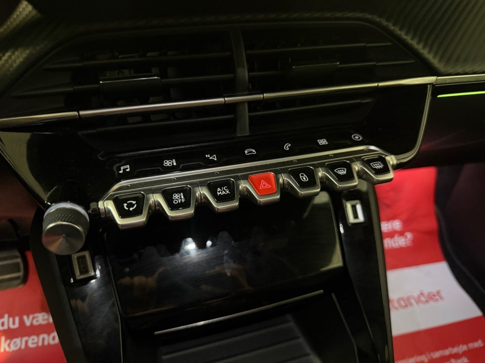 Peugeot e-208 50 GT 5d