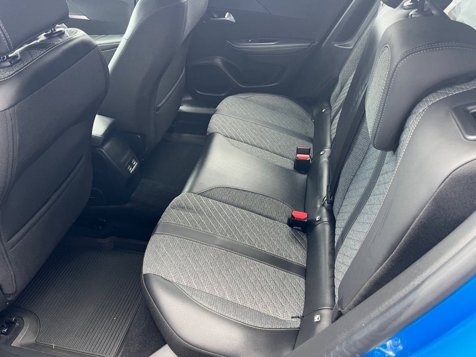 Peugeot 2008 1,2 PureTech 130 Allure EAT8 5d