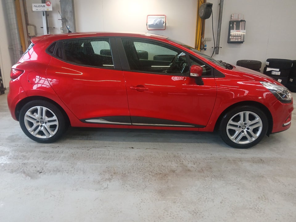 Renault Clio IV 1,5 dCi 90 Limited 5d