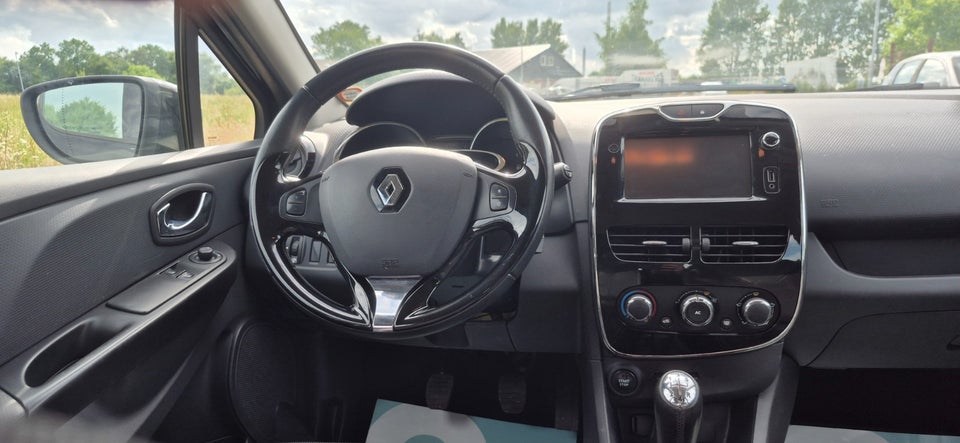 Renault Clio IV 1,2 16V Expression 5d