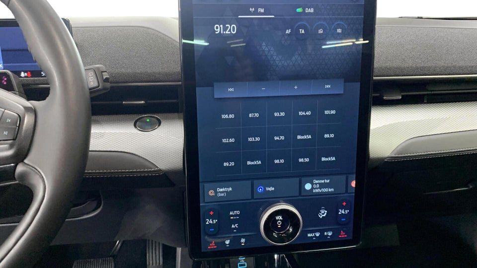 Ford Mustang Mach-E 70 Standard Range 5d