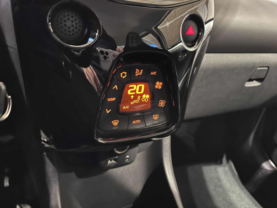 Peugeot 108 1,0 e-VTi 72 Allure+ 5d