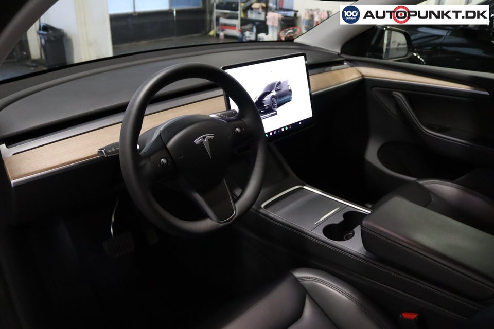 Tesla Model Y Long Range AWD 5d