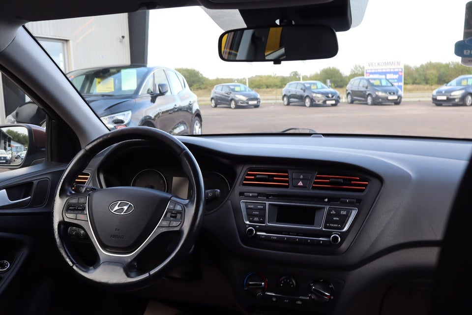 Hyundai i20 1,25 Premium 5d