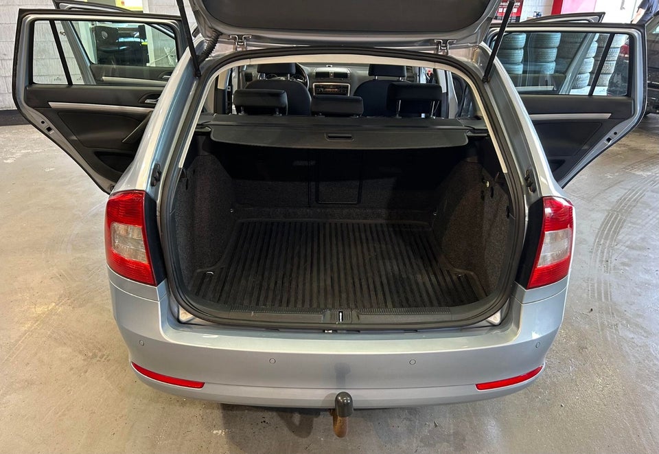 Skoda Octavia 1,8 TSi 160 Elegance Combi 5d