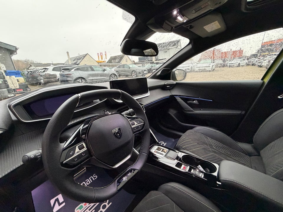 Peugeot e-208 54 GT 5d