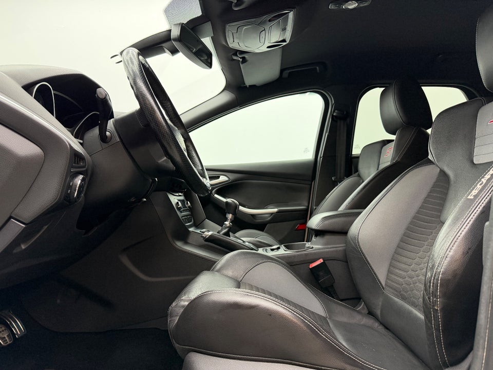 Ford Focus 2,0 SCTi 250 ST2 stc. 5d