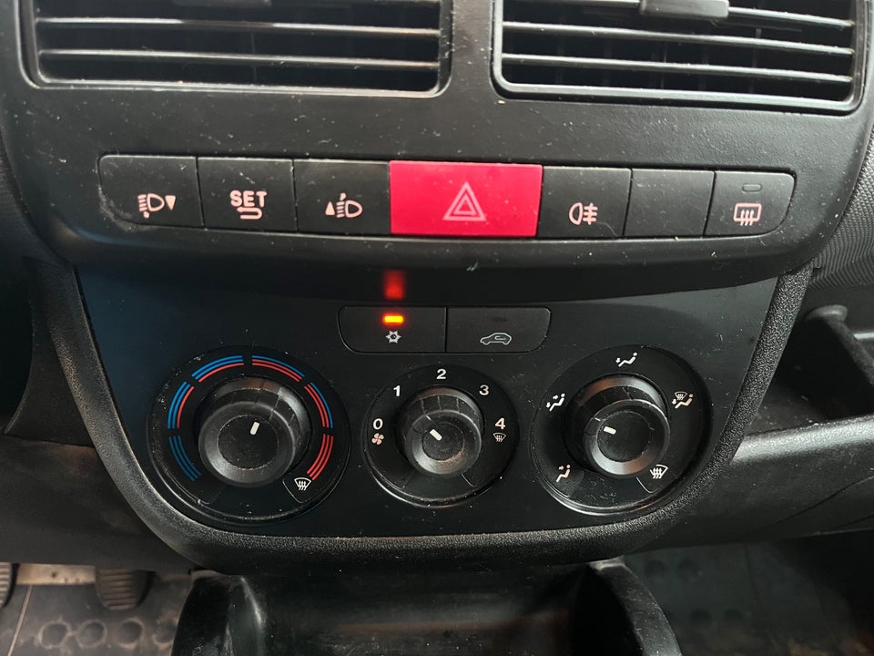 Fiat Doblò Cargo 1,3 MJT Basic L1 4d