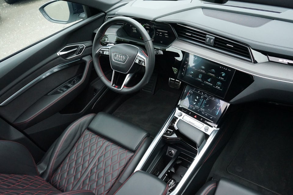 Audi Q8 e-tron 55 S-line Black Style quattro 5d